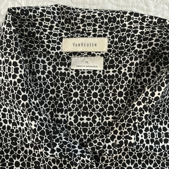VanHeusen women’s blouse - Picture 2 of 5
